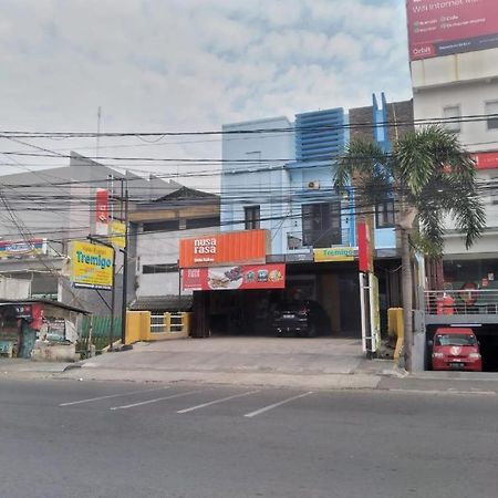Hotel Syariah Tremigo Guesthouse Cirebon Bagian luar foto