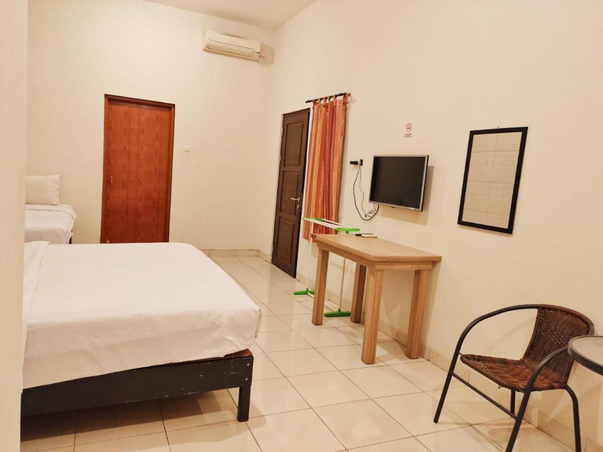 Hotel Syariah Tremigo Guesthouse Cirebon Bagian luar foto
