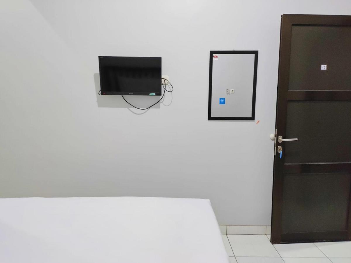 Hotel Syariah Tremigo Guesthouse Cirebon Bagian luar foto