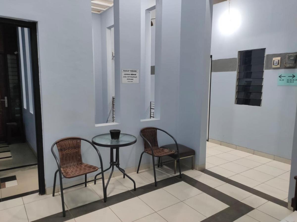 Hotel Syariah Tremigo Guesthouse Cirebon Bagian luar foto