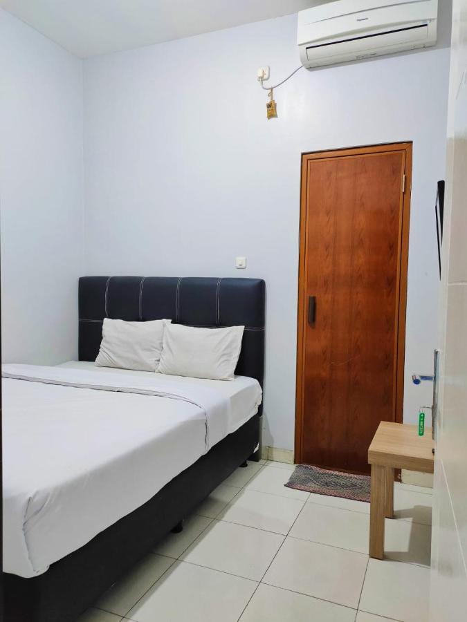 Hotel Syariah Tremigo Guesthouse Cirebon Bagian luar foto