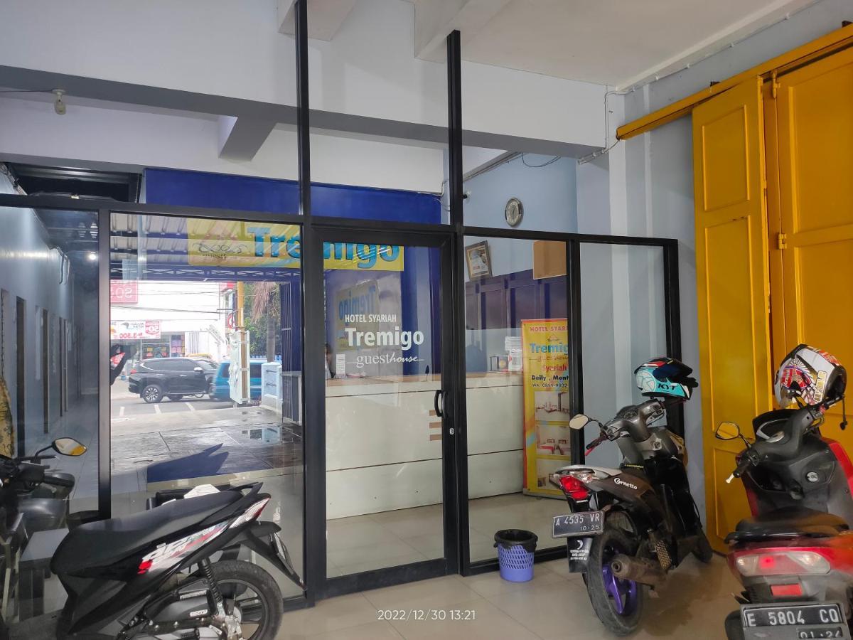 Hotel Syariah Tremigo Guesthouse Cirebon Bagian luar foto