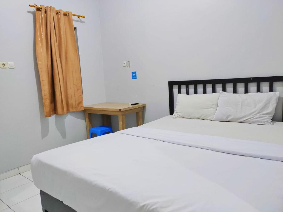 Hotel Syariah Tremigo Guesthouse Cirebon Bagian luar foto