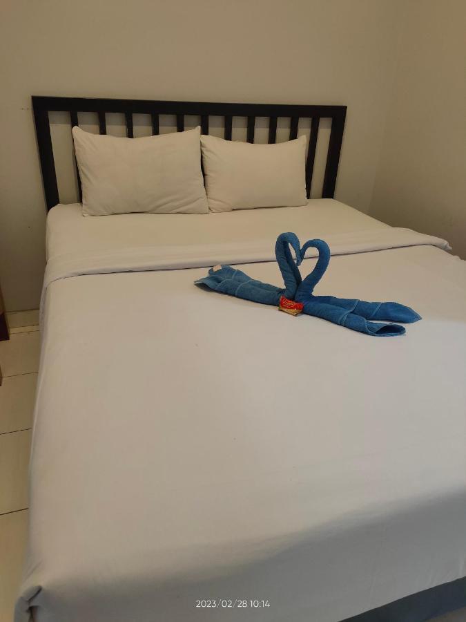 Hotel Syariah Tremigo Guesthouse Cirebon Bagian luar foto