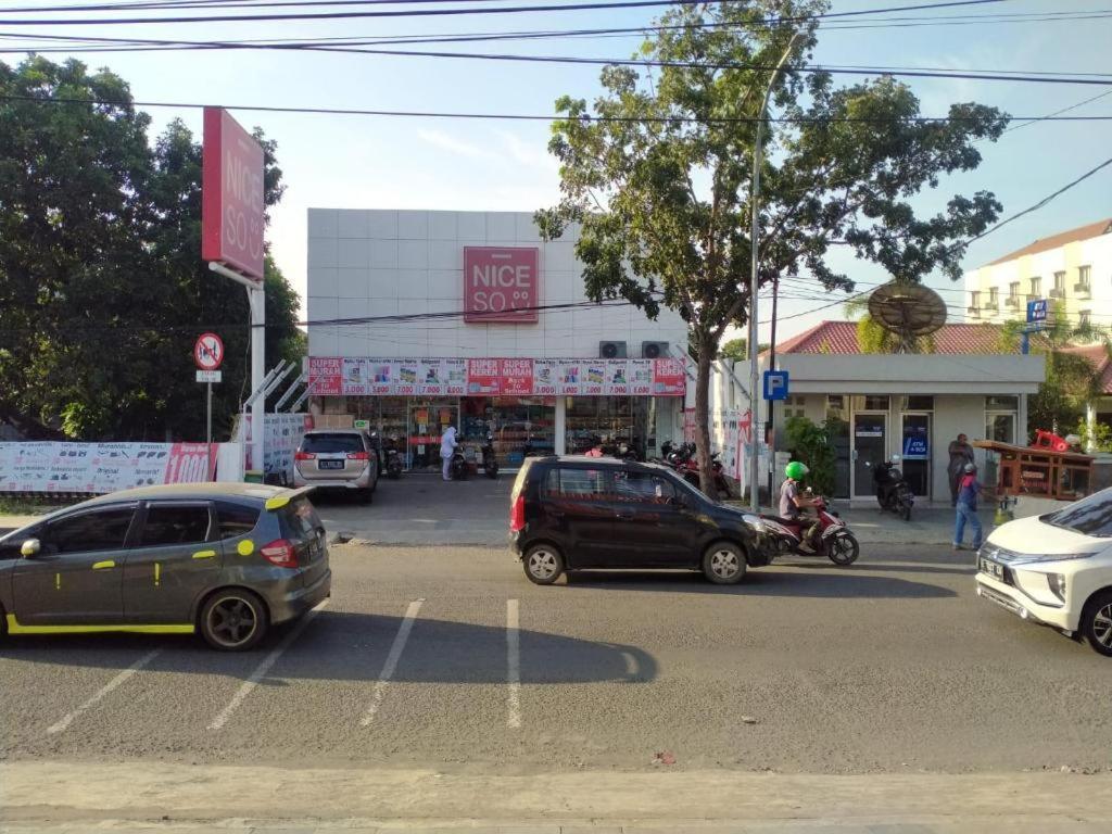 Hotel Syariah Tremigo Guesthouse Cirebon Bagian luar foto