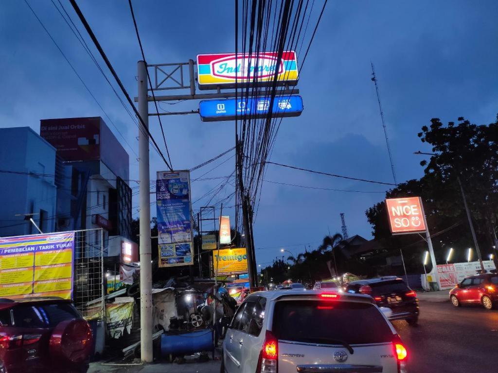 Hotel Syariah Tremigo Guesthouse Cirebon Bagian luar foto