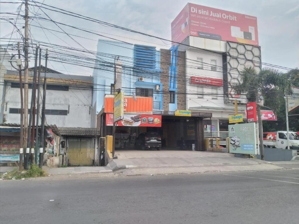 Hotel Syariah Tremigo Guesthouse Cirebon Bagian luar foto