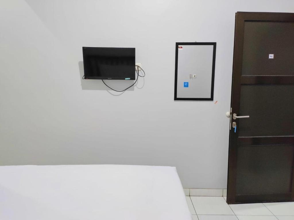Hotel Syariah Tremigo Guesthouse Cirebon Bagian luar foto