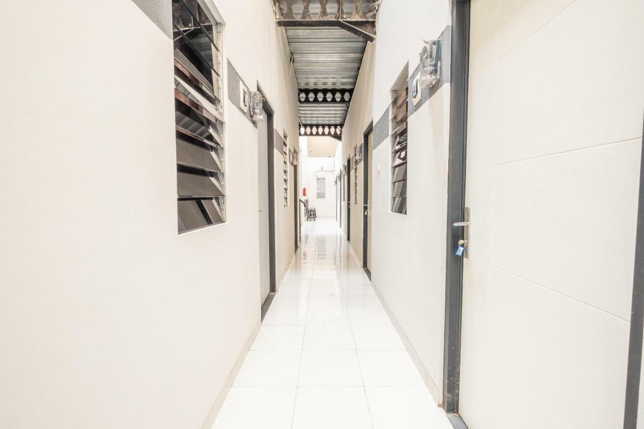 Hotel Syariah Tremigo Guesthouse Cirebon Bagian luar foto