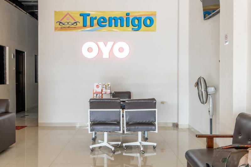 Hotel Syariah Tremigo Guesthouse Cirebon Bagian luar foto