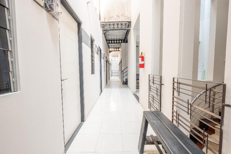 Hotel Syariah Tremigo Guesthouse Cirebon Bagian luar foto