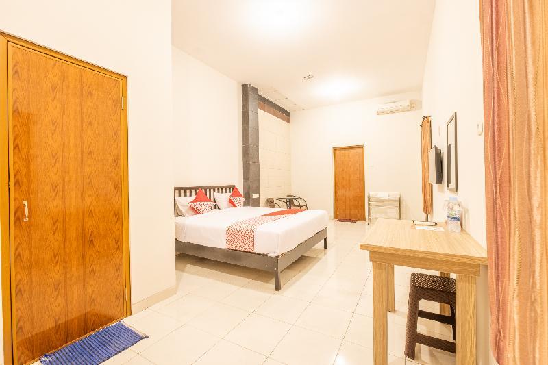 Hotel Syariah Tremigo Guesthouse Cirebon Bagian luar foto